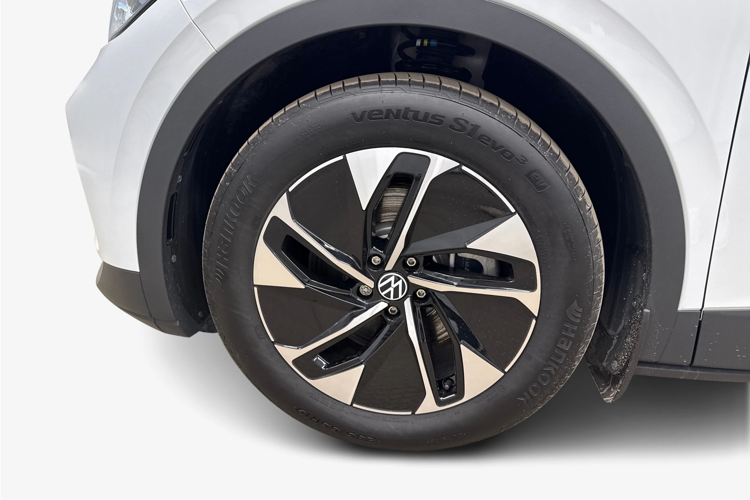 valkoinen Volkswagen ID.4 2023 kuva 9.