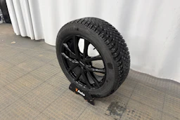 valkoinen Volkswagen ID.4 2023 kuva 10.