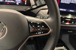 valkoinen Volkswagen ID.4 2023 kuva 12.