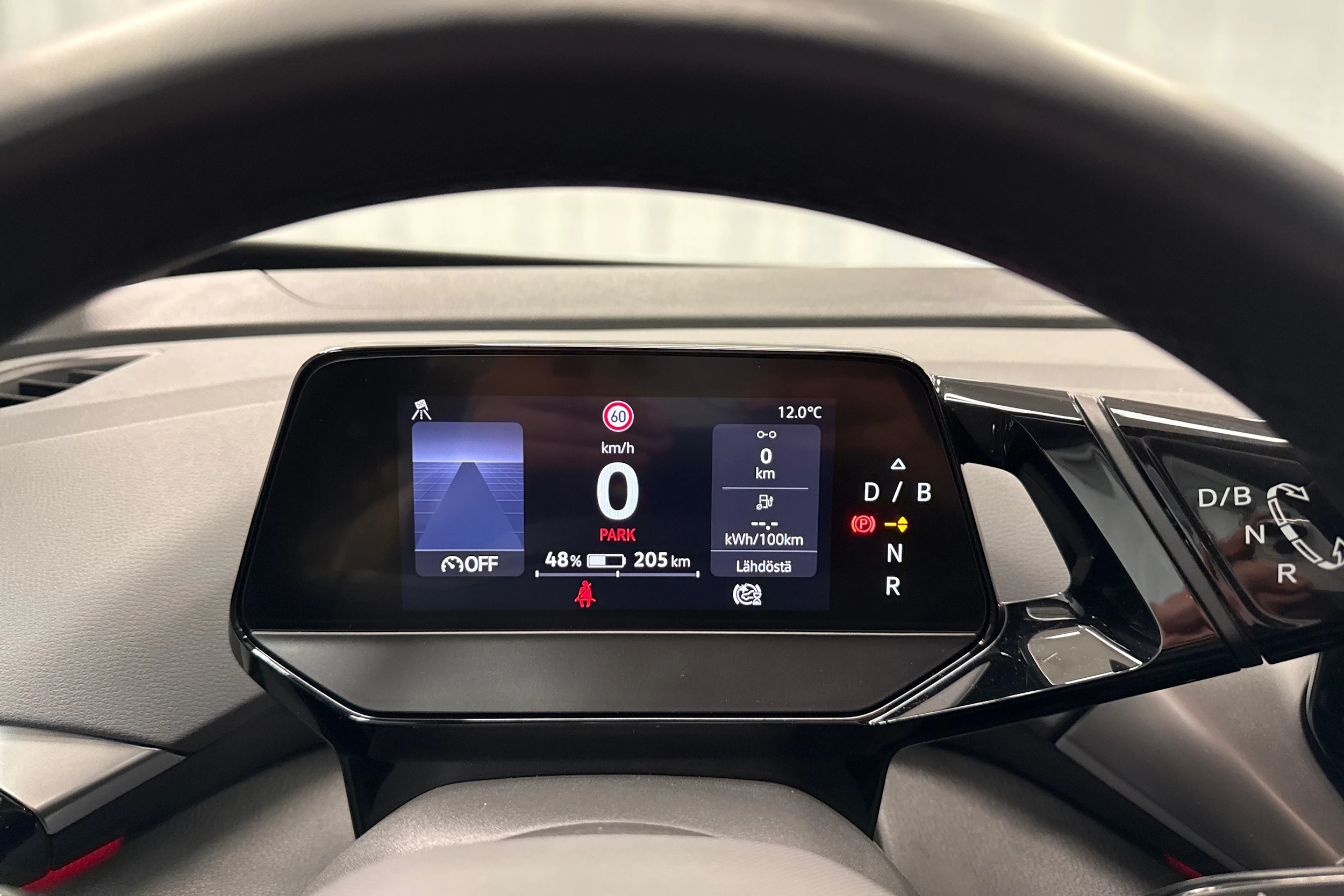 valkoinen Volkswagen ID.4 2023 kuva 14.