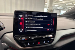 valkoinen Volkswagen ID.4 2023 kuva 19.