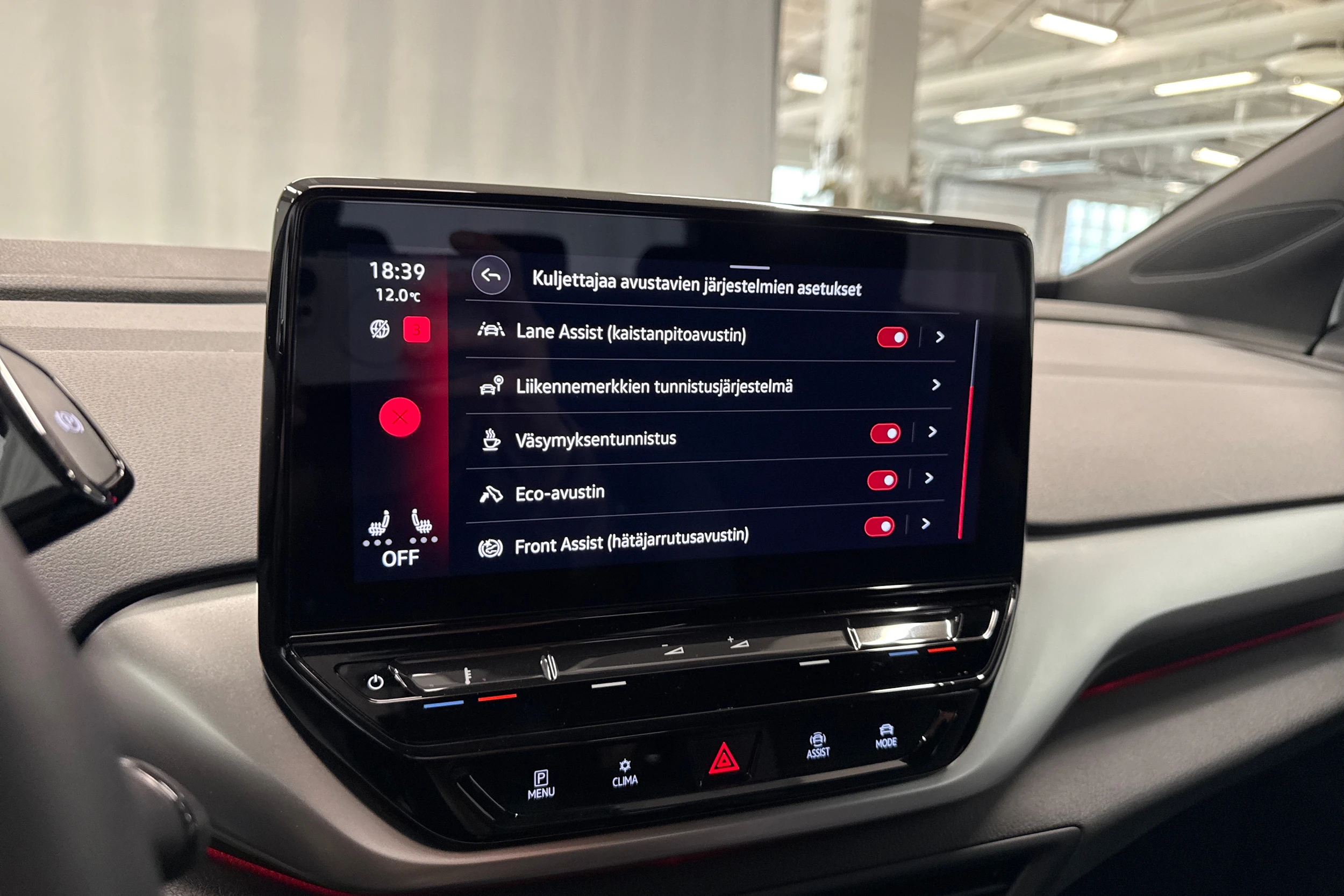 valkoinen Volkswagen ID.4 2023 kuva 20.