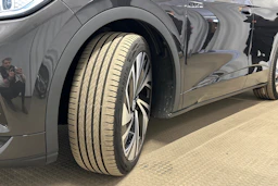 harmaa Volkswagen ID.4 2023 kuva 13.