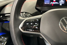 harmaa Volkswagen ID.4 2023 kuva 16.