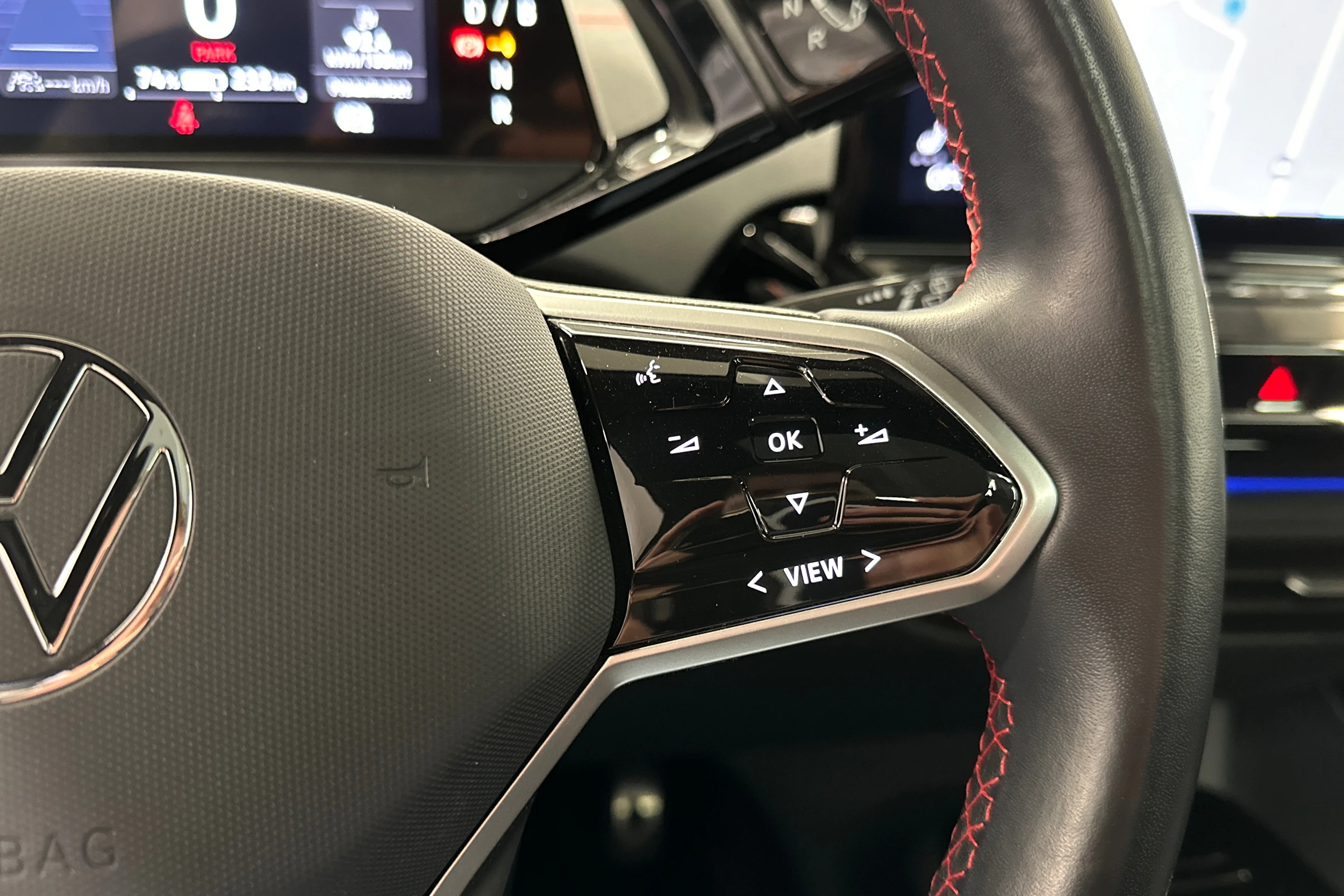 harmaa Volkswagen ID.4 2023 kuva 17.