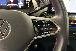 harmaa Volkswagen ID.4 2023 kuva 17.