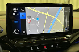 harmaa Volkswagen ID.4 2023 kuva 20.