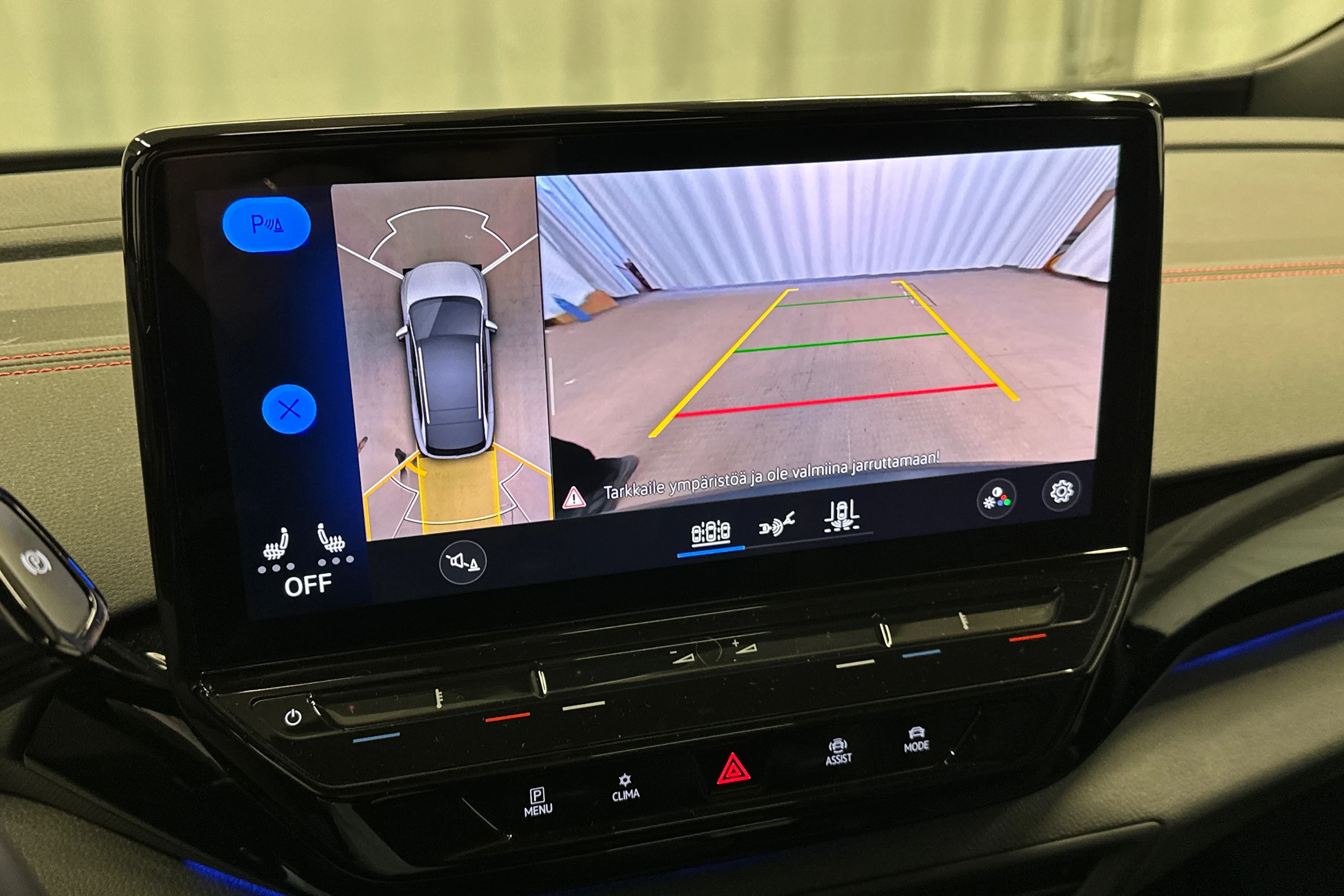 harmaa Volkswagen ID.4 2023 kuva 26.