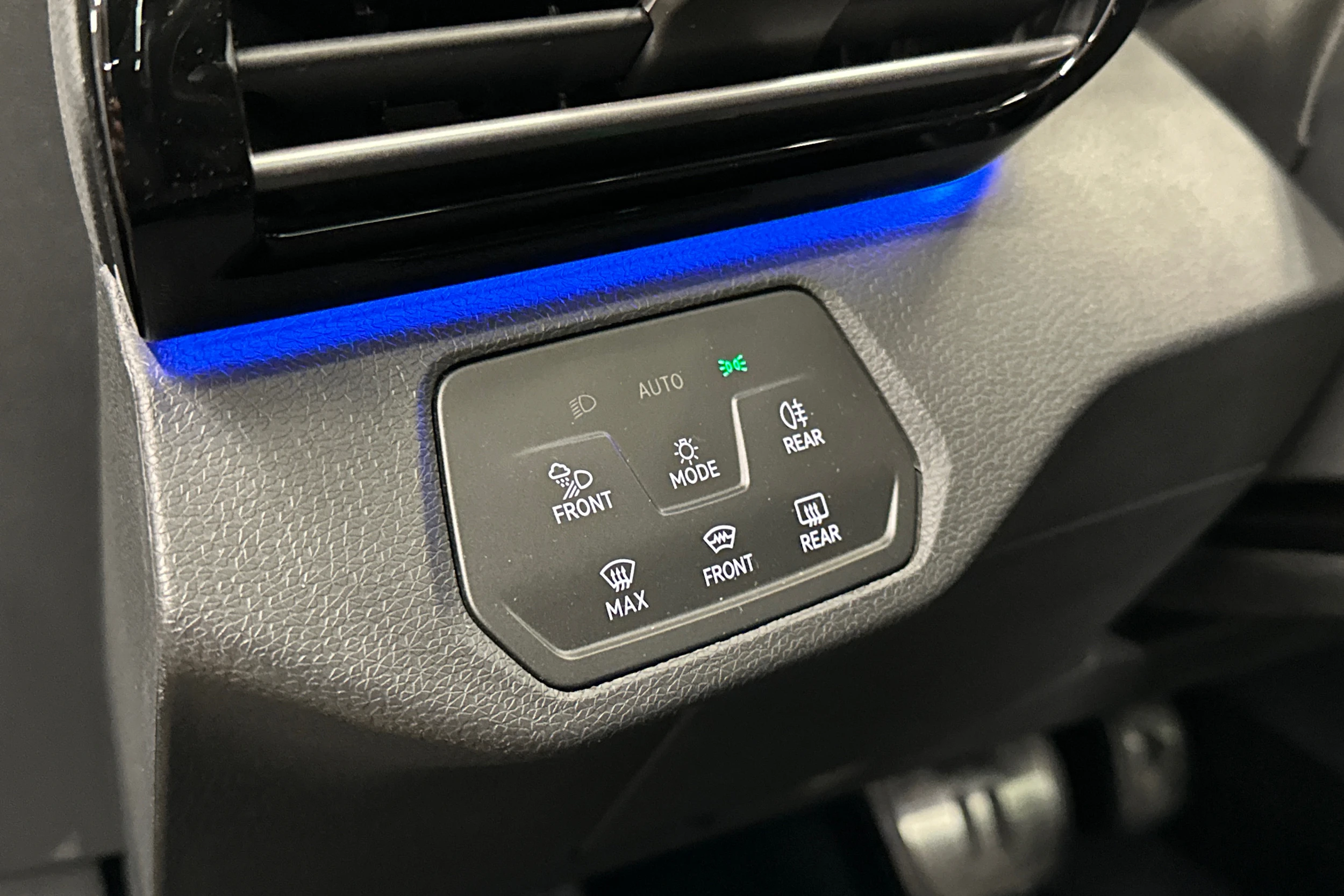 harmaa Volkswagen ID.4 2023 kuva 27.