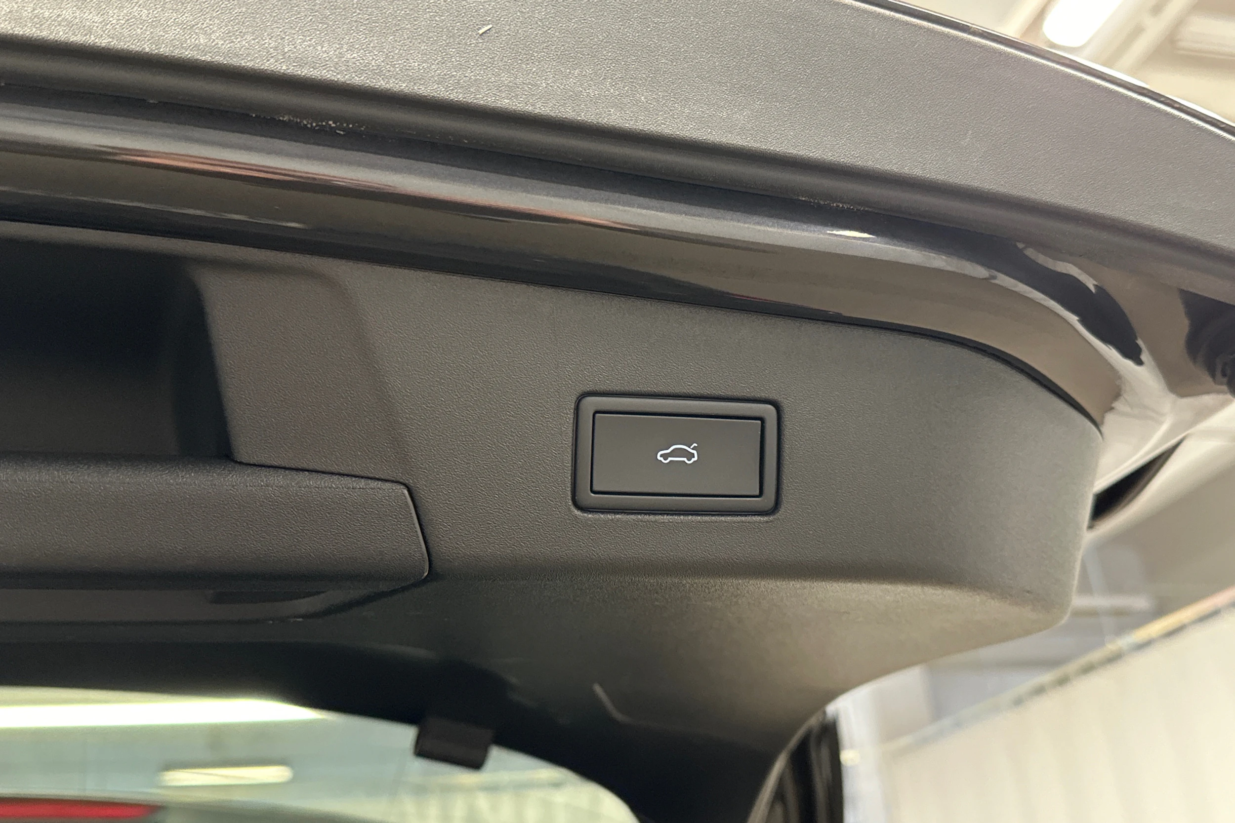 harmaa Volkswagen ID.4 2023 kuva 32.