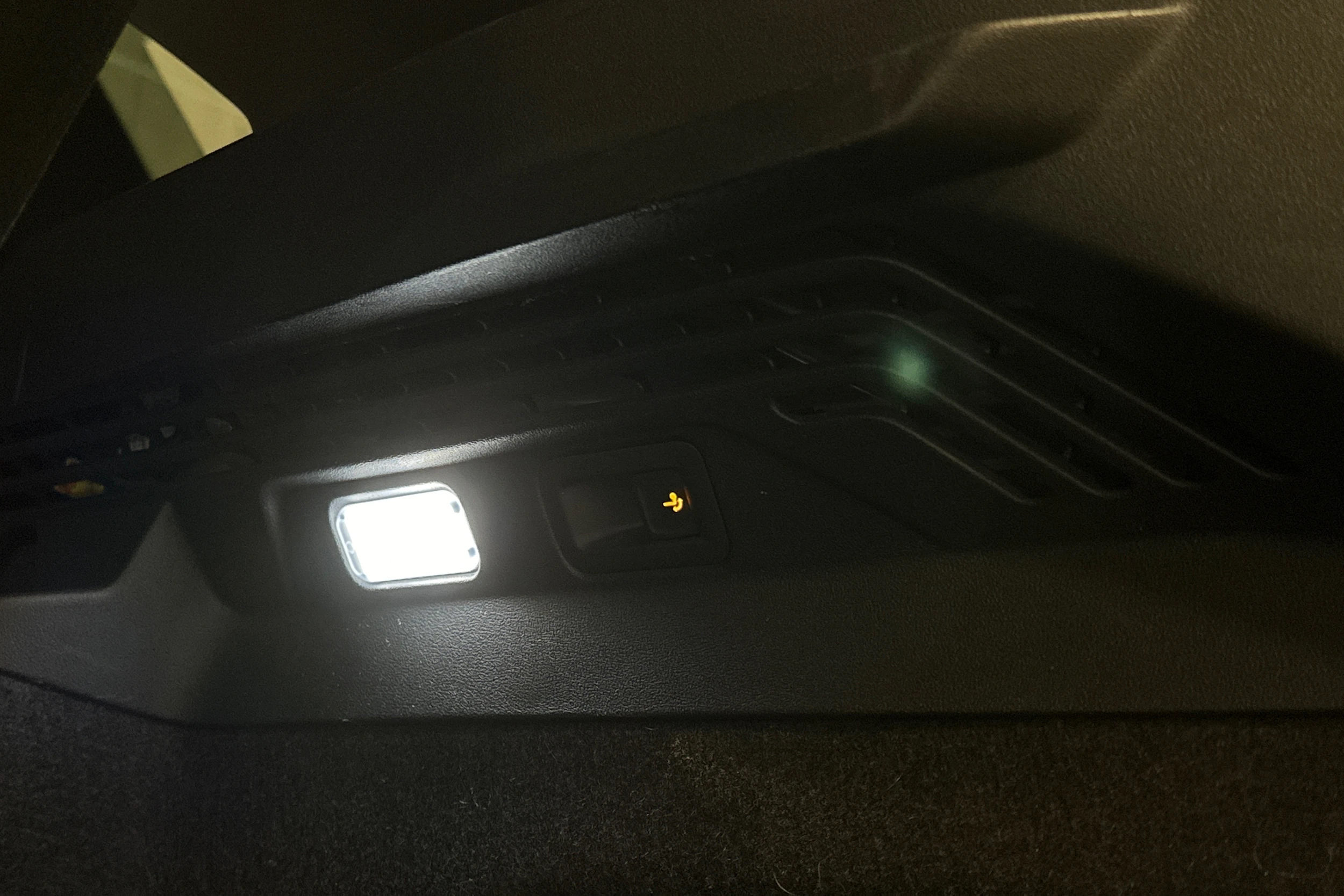 harmaa Volkswagen ID.4 2023 kuva 16.