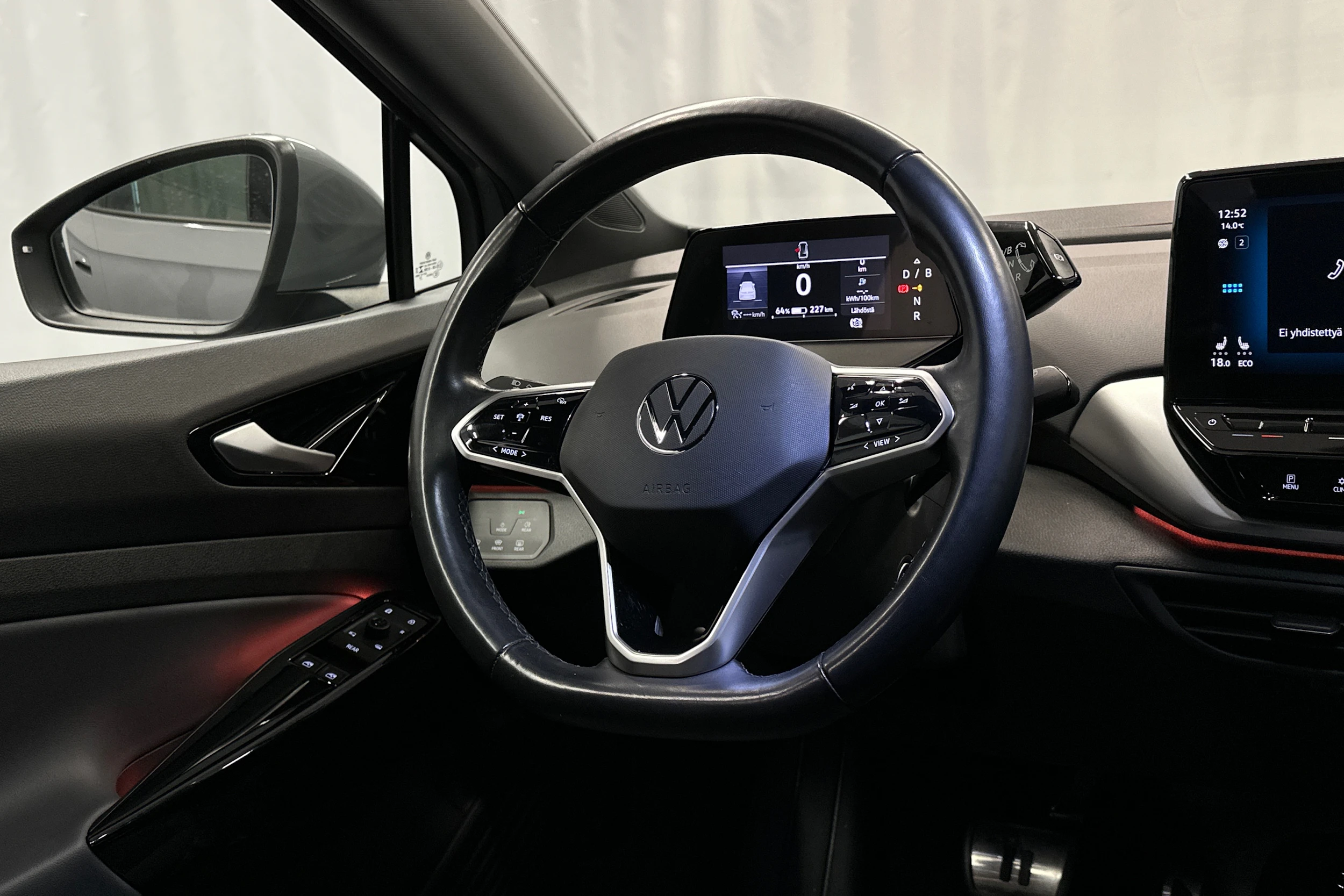 harmaa Volkswagen ID.4 2023 kuva 18.