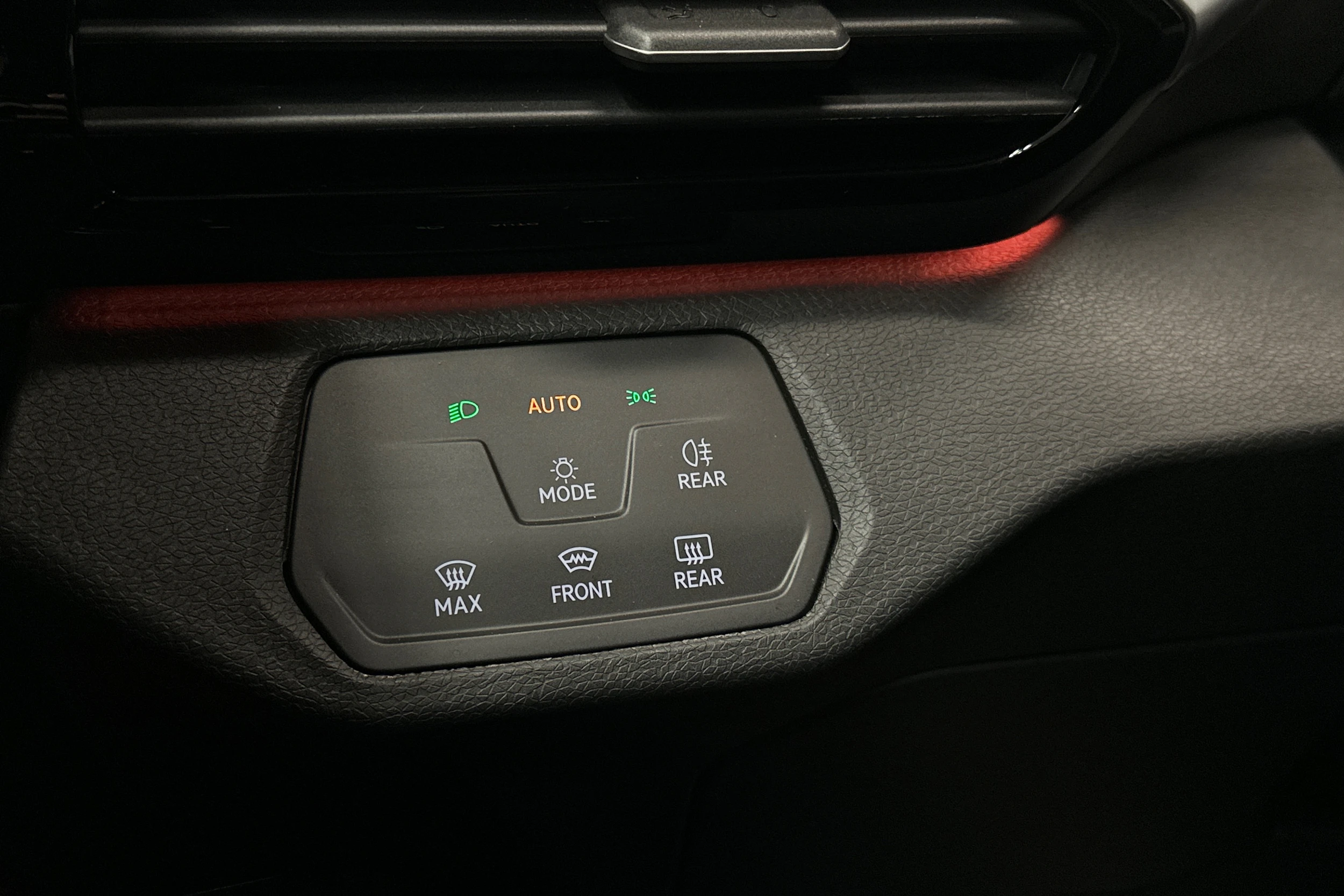 harmaa Volkswagen ID.4 2023 kuva 21.