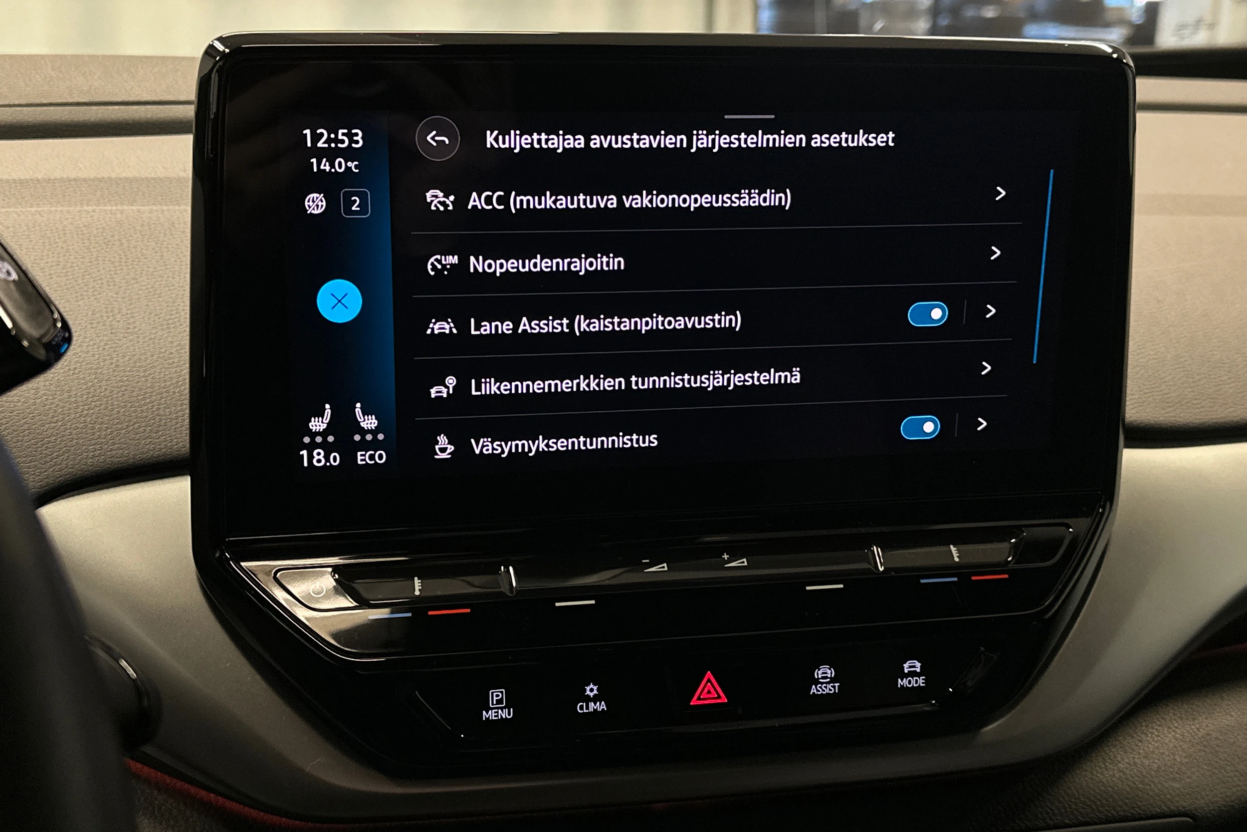 harmaa Volkswagen ID.4 2023 kuva 24.