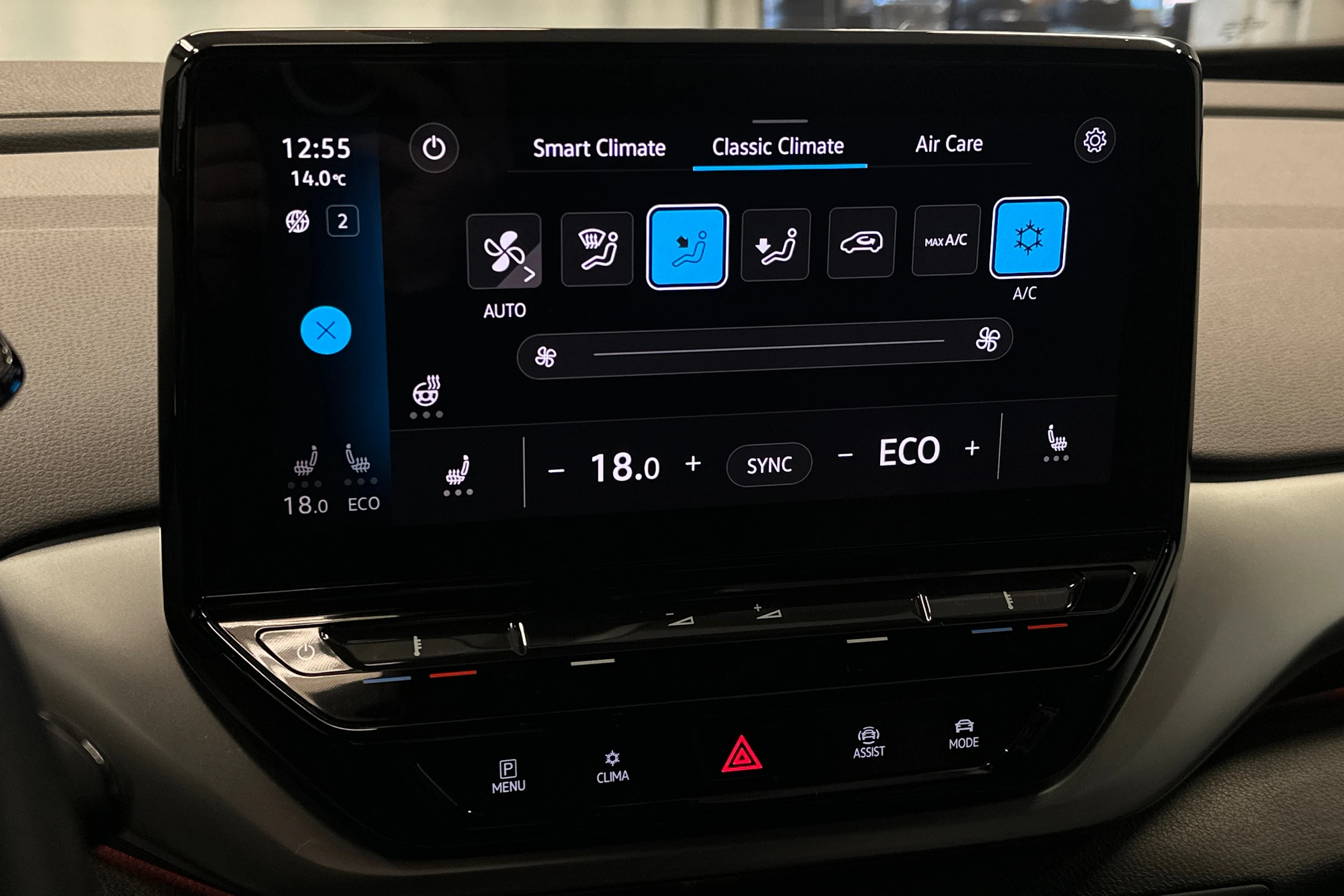 harmaa Volkswagen ID.4 2023 kuva 31.