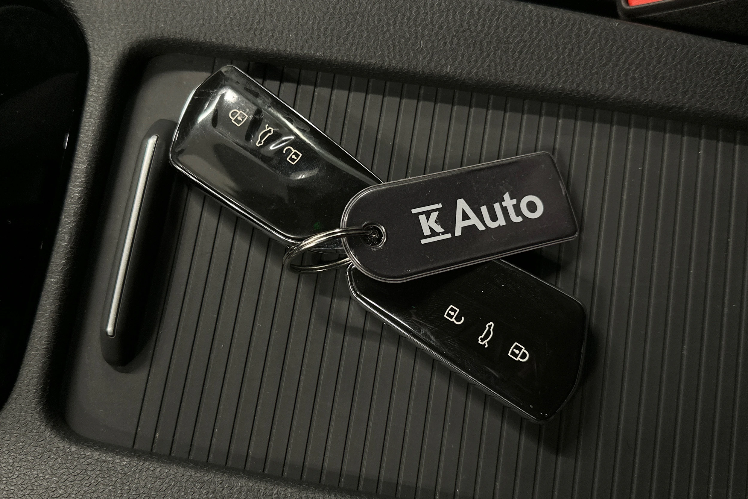 harmaa Volkswagen ID.4 2023 kuva 33.