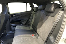 valkoinen Volkswagen ID.4 2023 kuva 11.