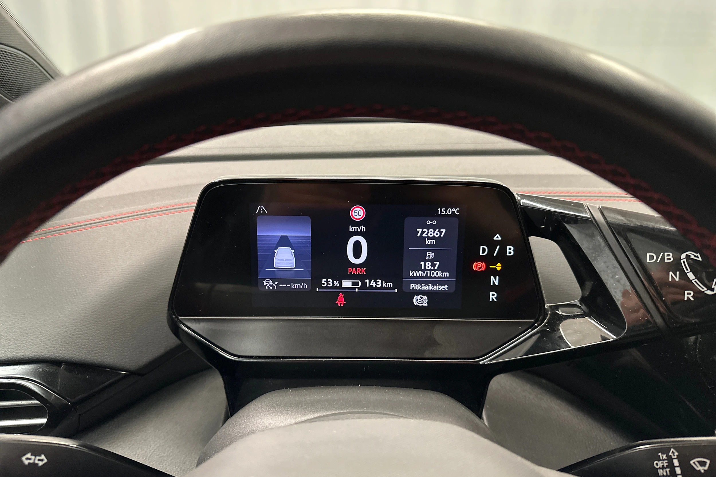 valkoinen Volkswagen ID.4 2023 kuva 18.