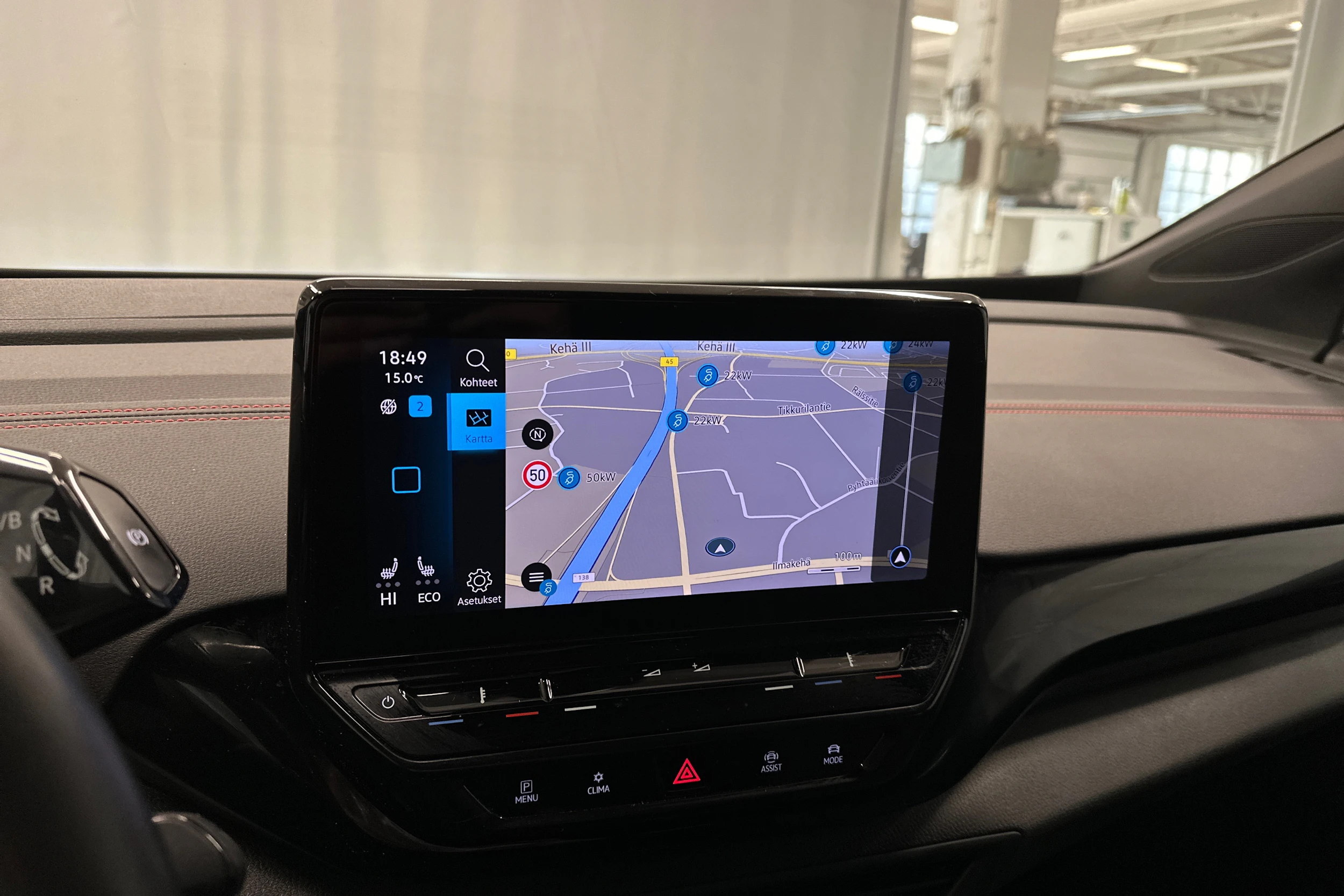 valkoinen Volkswagen ID.4 2023 kuva 19.