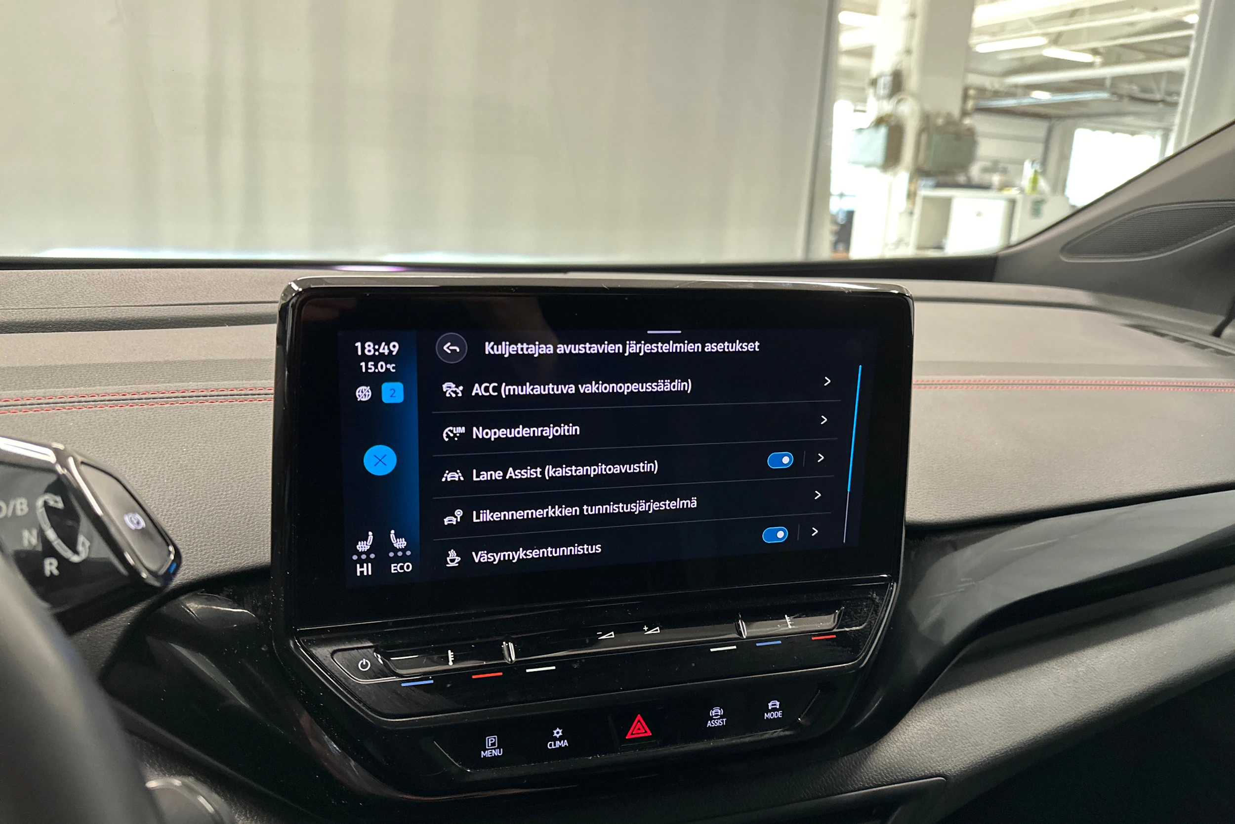 valkoinen Volkswagen ID.4 2023 kuva 21.