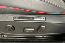 valkoinen Volkswagen ID.4 2023 kuva 25.