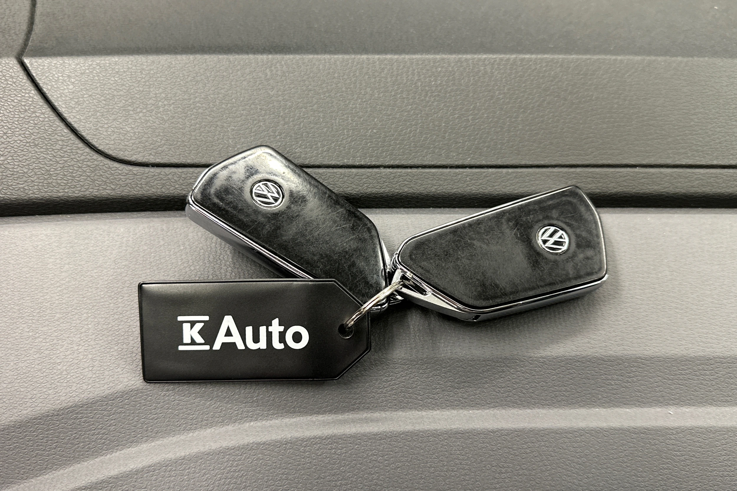 valkoinen Volkswagen ID.4 2023 kuva 30.