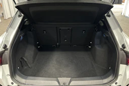 valkoinen Volkswagen ID.4 2023 kuva 11.