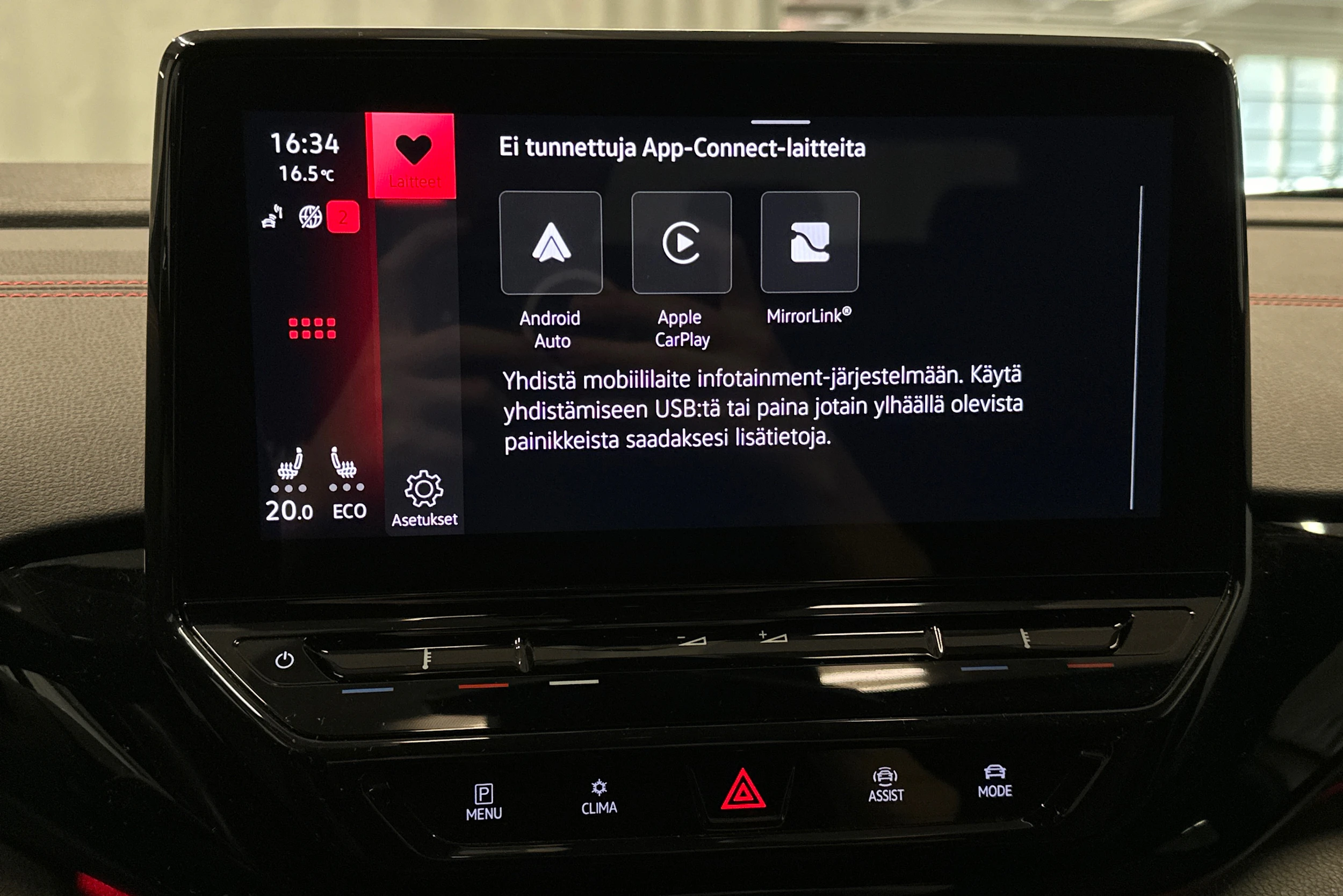 valkoinen Volkswagen ID.4 2023 kuva 20.