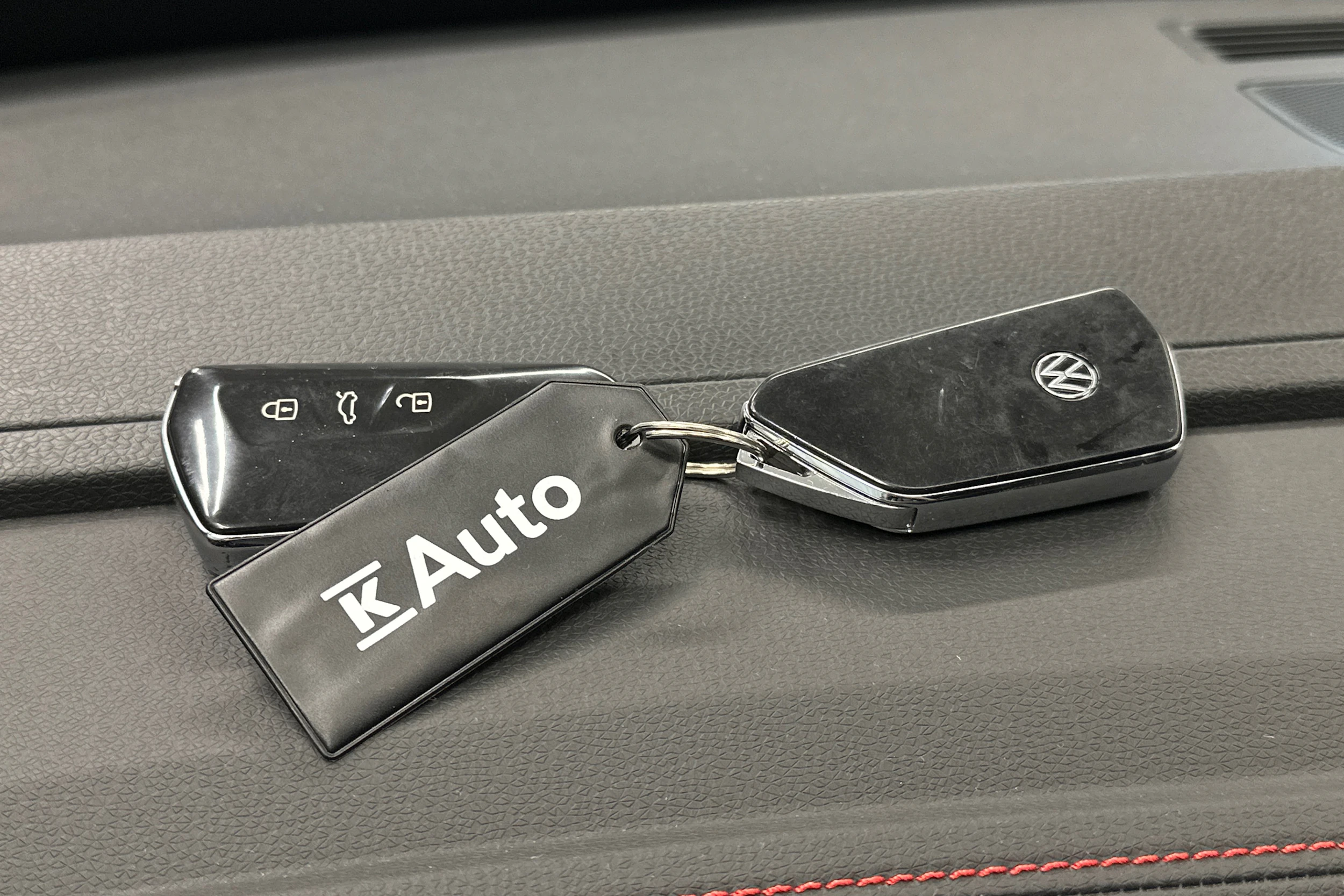 valkoinen Volkswagen ID.4 2023 kuva 26.