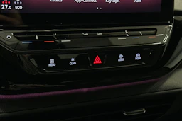musta Volkswagen ID.4 2023 kuva 30.