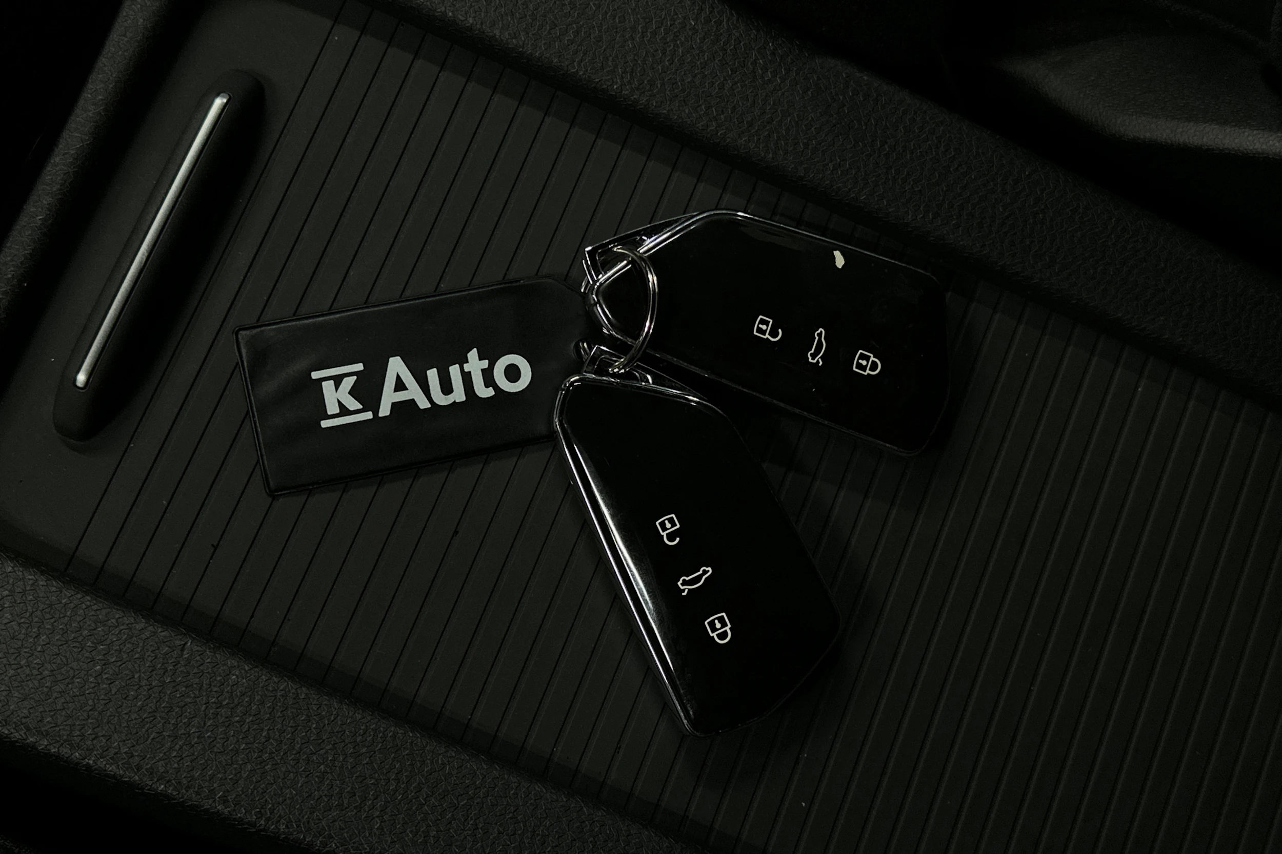 musta Volkswagen ID.4 2023 kuva 38.