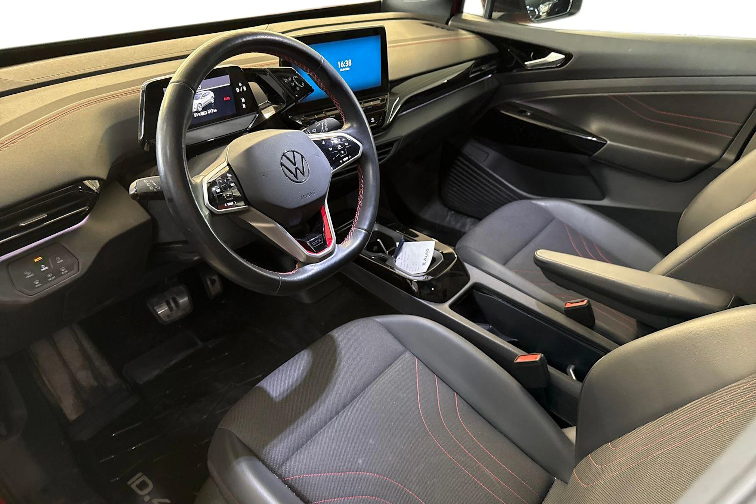 punainen Volkswagen ID.4 2023 kuva 3.