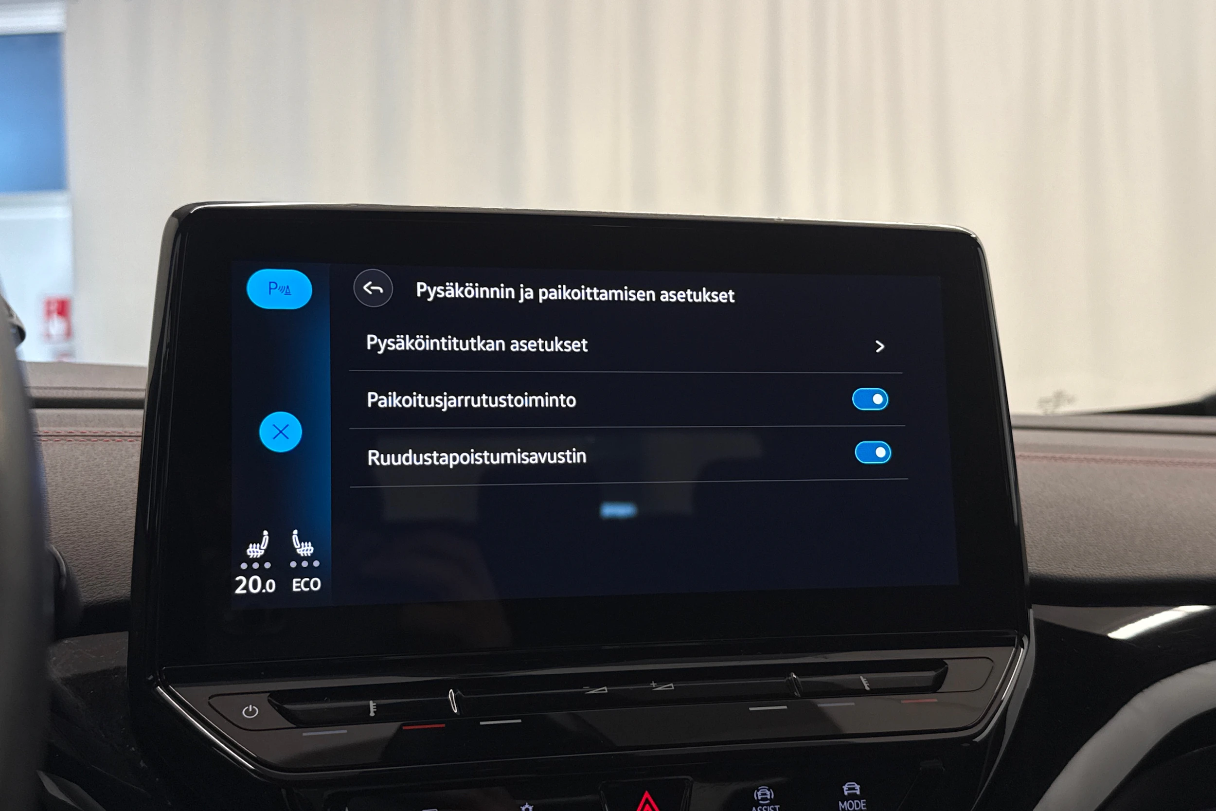 punainen Volkswagen ID.4 2023 kuva 22.