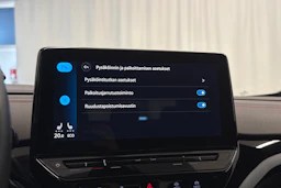 punainen Volkswagen ID.4 2023 kuva 22.