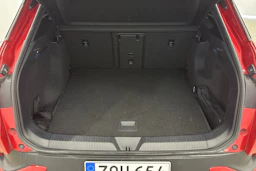 punainen Volkswagen ID.4 2023 kuva 27.