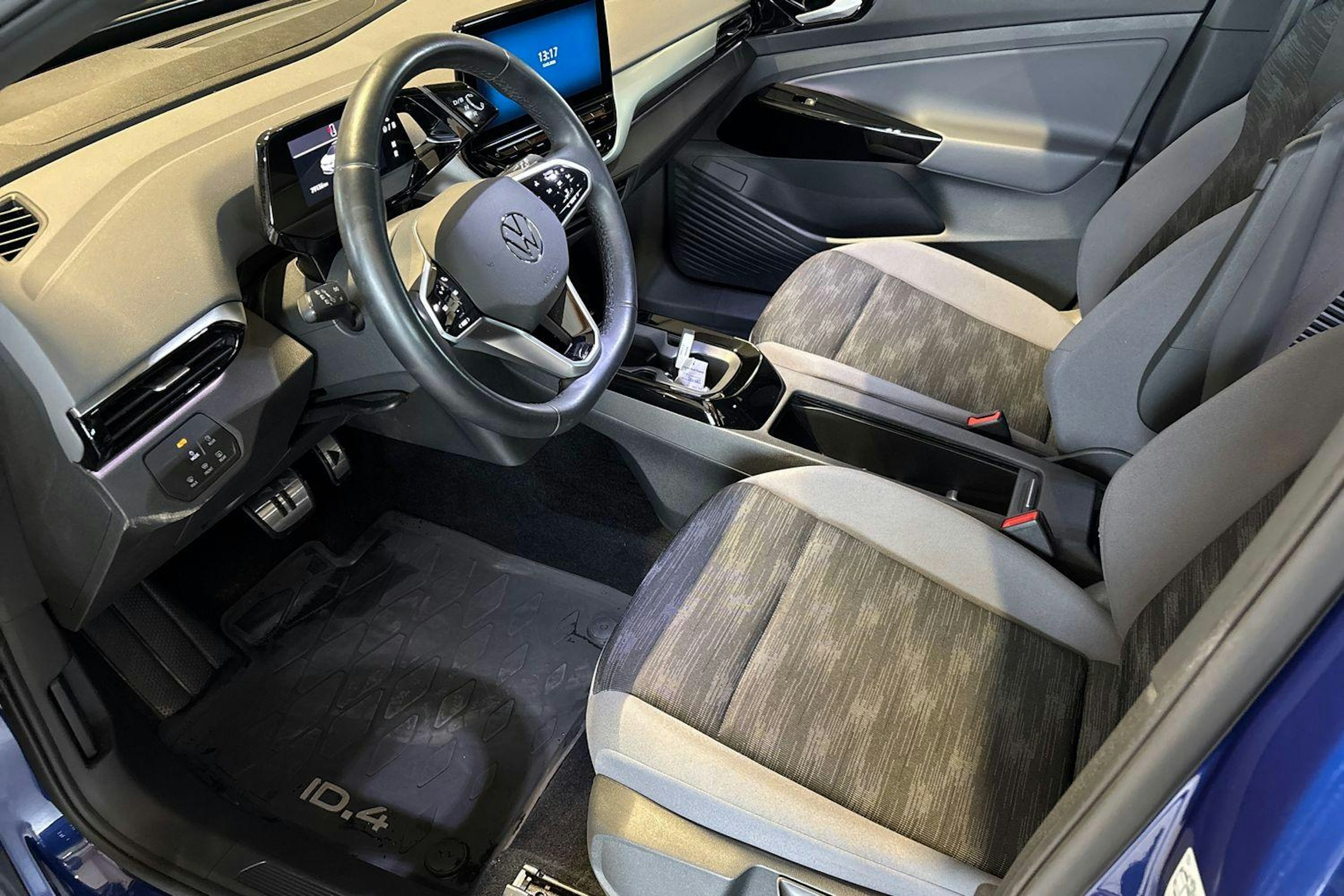 Sininen Volkswagen ID.4 2023 kuva 6.