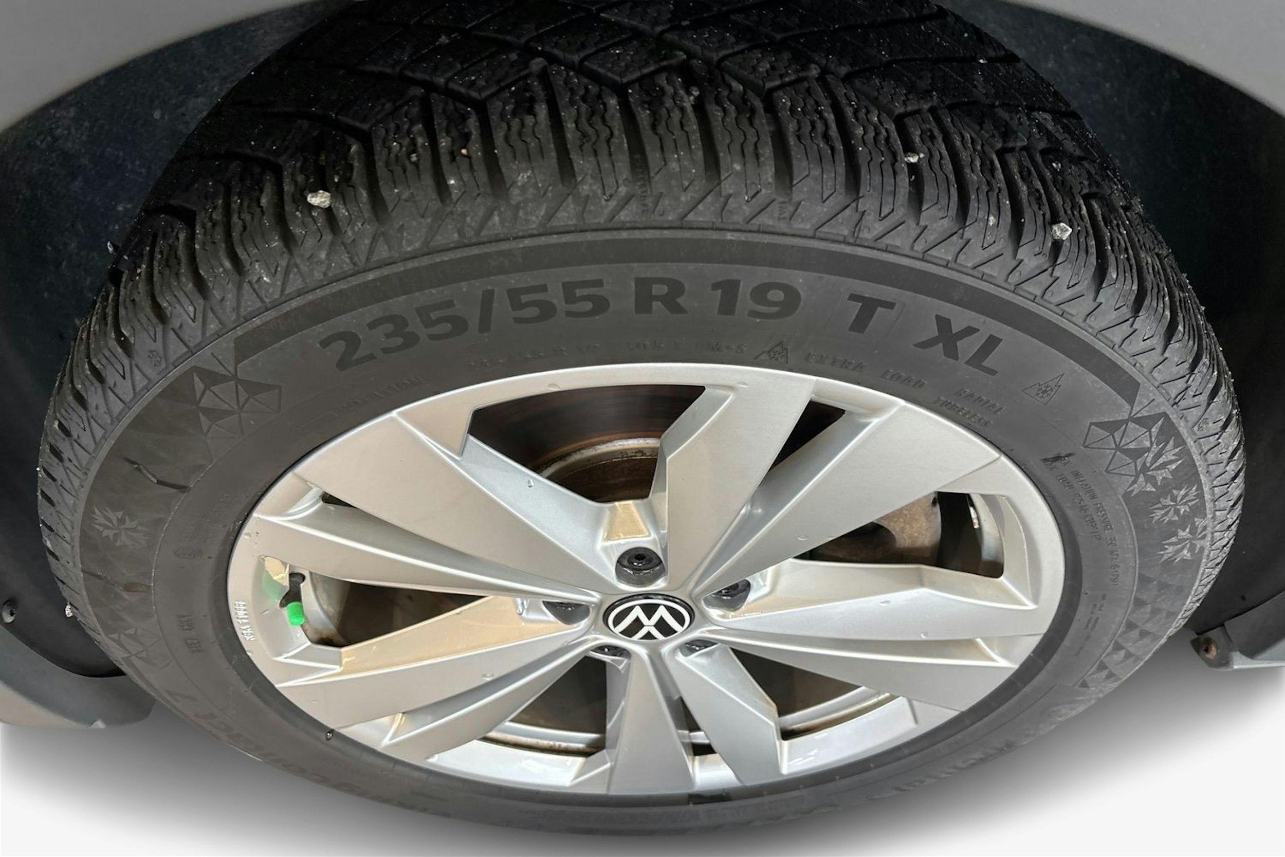 Sininen Volkswagen ID.4 2023 kuva 9.