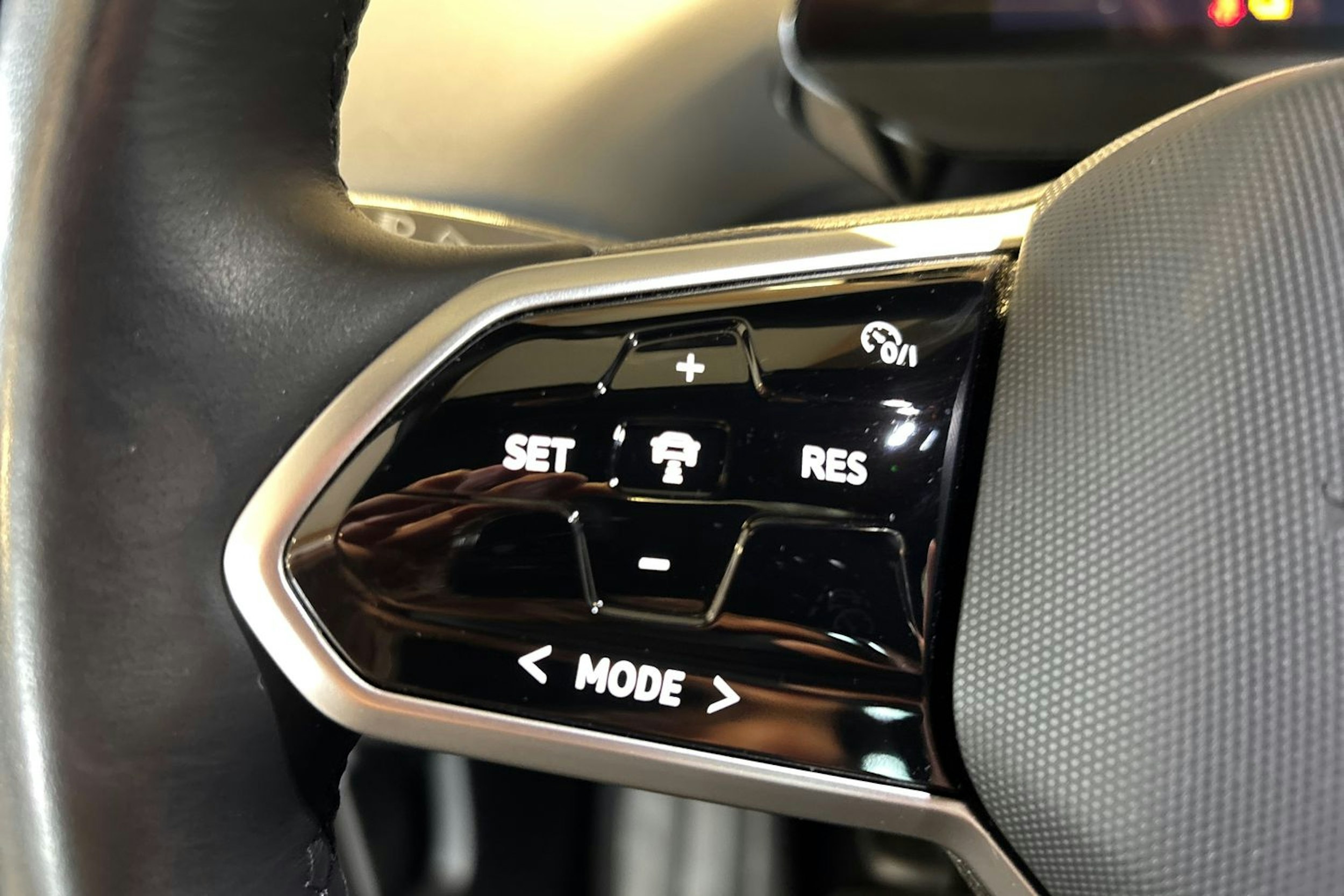 Sininen Volkswagen ID.4 2023 kuva 12.