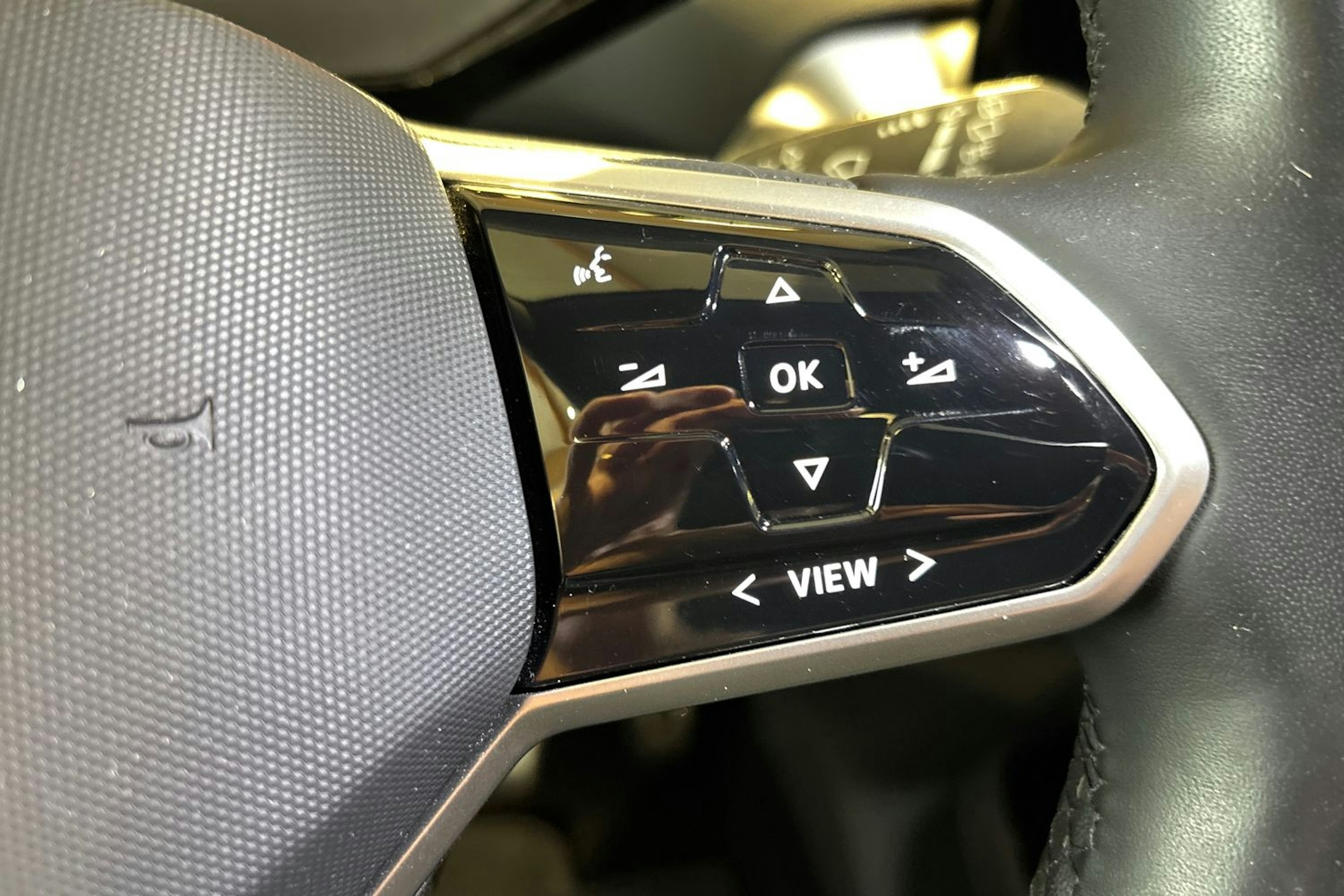 Sininen Volkswagen ID.4 2023 kuva 13.