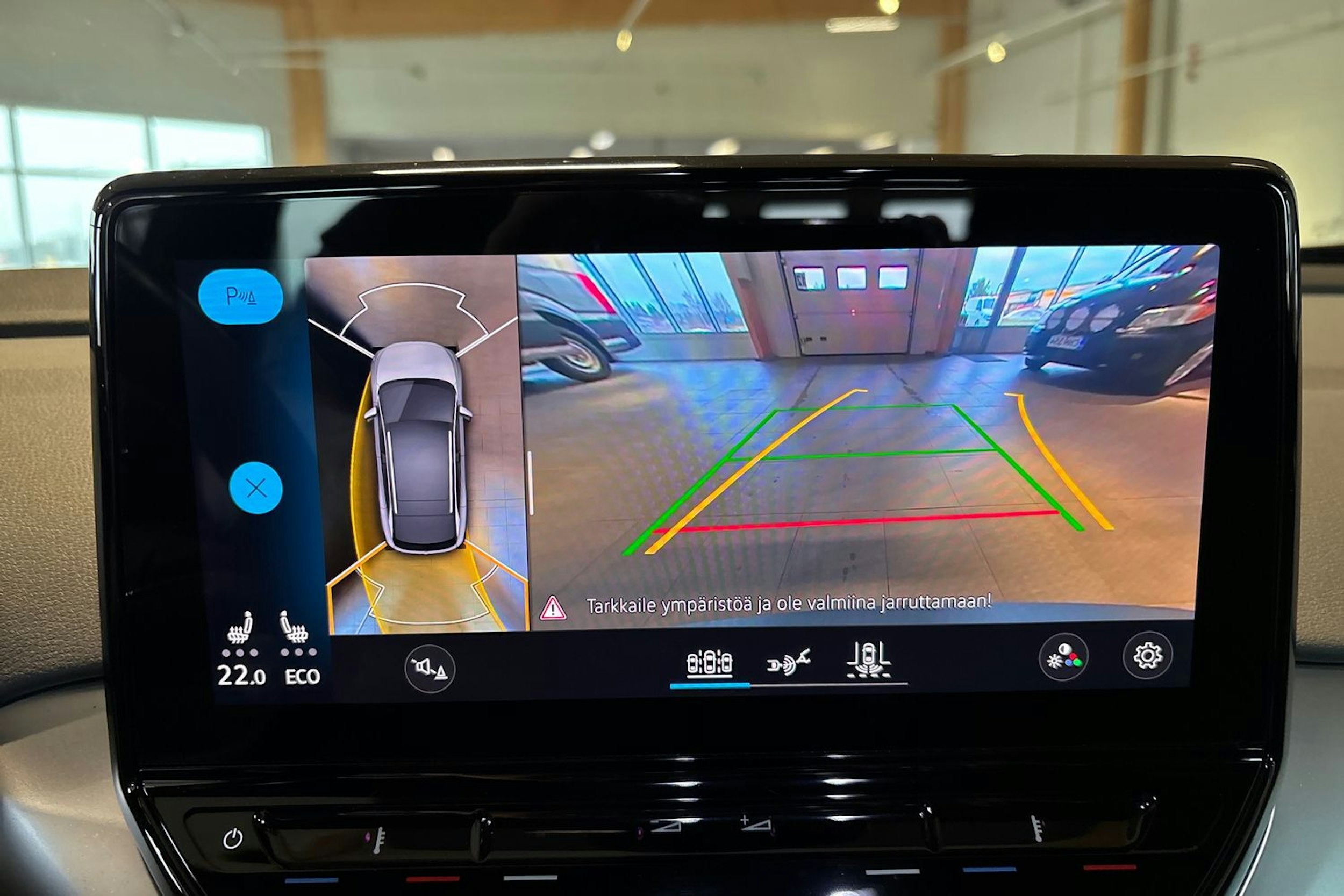 Sininen Volkswagen ID.4 2023 kuva 15.