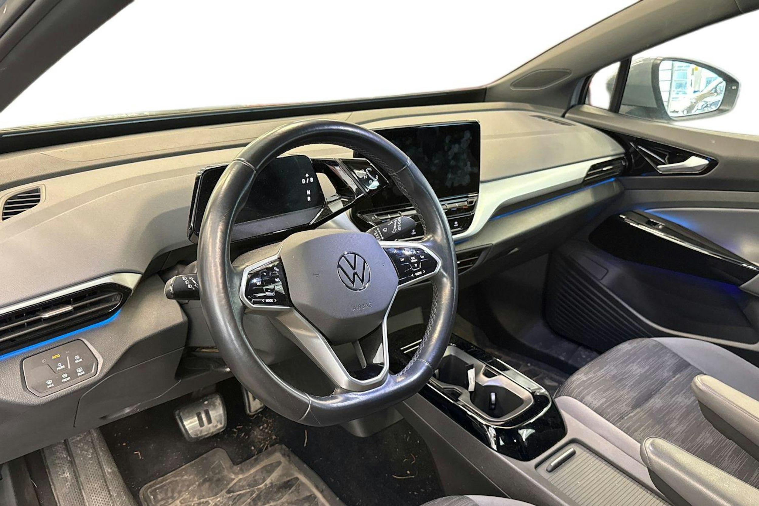 harmaa Volkswagen ID.4 2023 kuva 3.