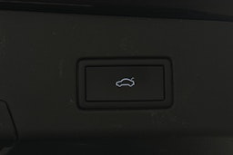 musta Volkswagen ID.4 2023 kuva 15.