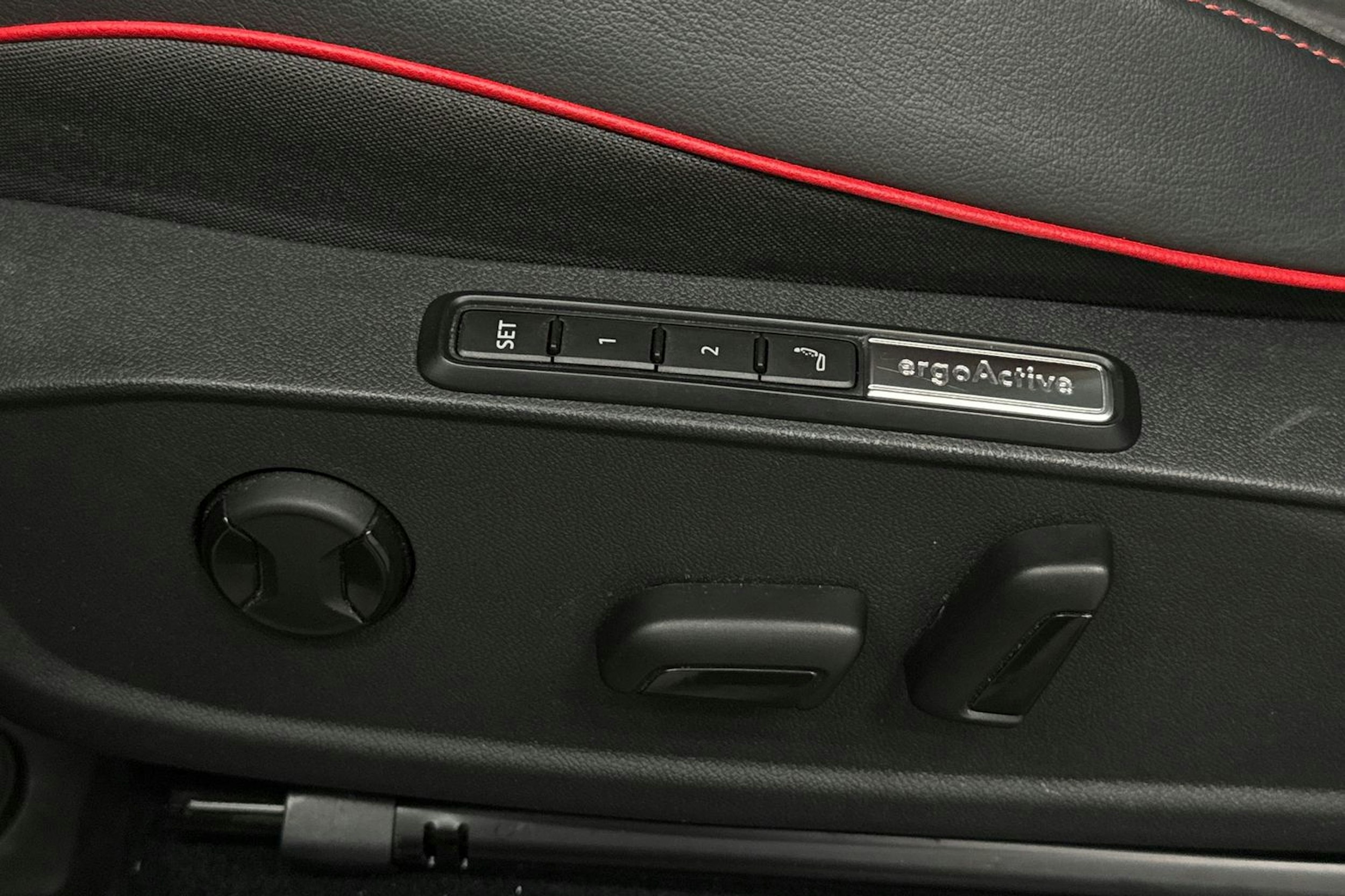 musta Volkswagen ID.4 2023 kuva 18.