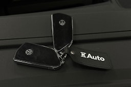 musta Volkswagen ID.4 2023 kuva 38.