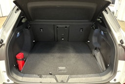 valkoinen Volkswagen ID.4 2024 kuva 11.