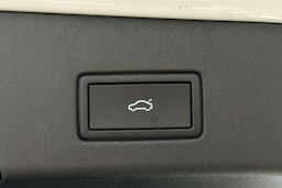 valkoinen Volkswagen ID.4 2024 kuva 12.