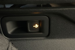 valkoinen Volkswagen ID.4 2024 kuva 13.