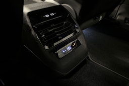 valkoinen Volkswagen ID.4 2024 kuva 14.