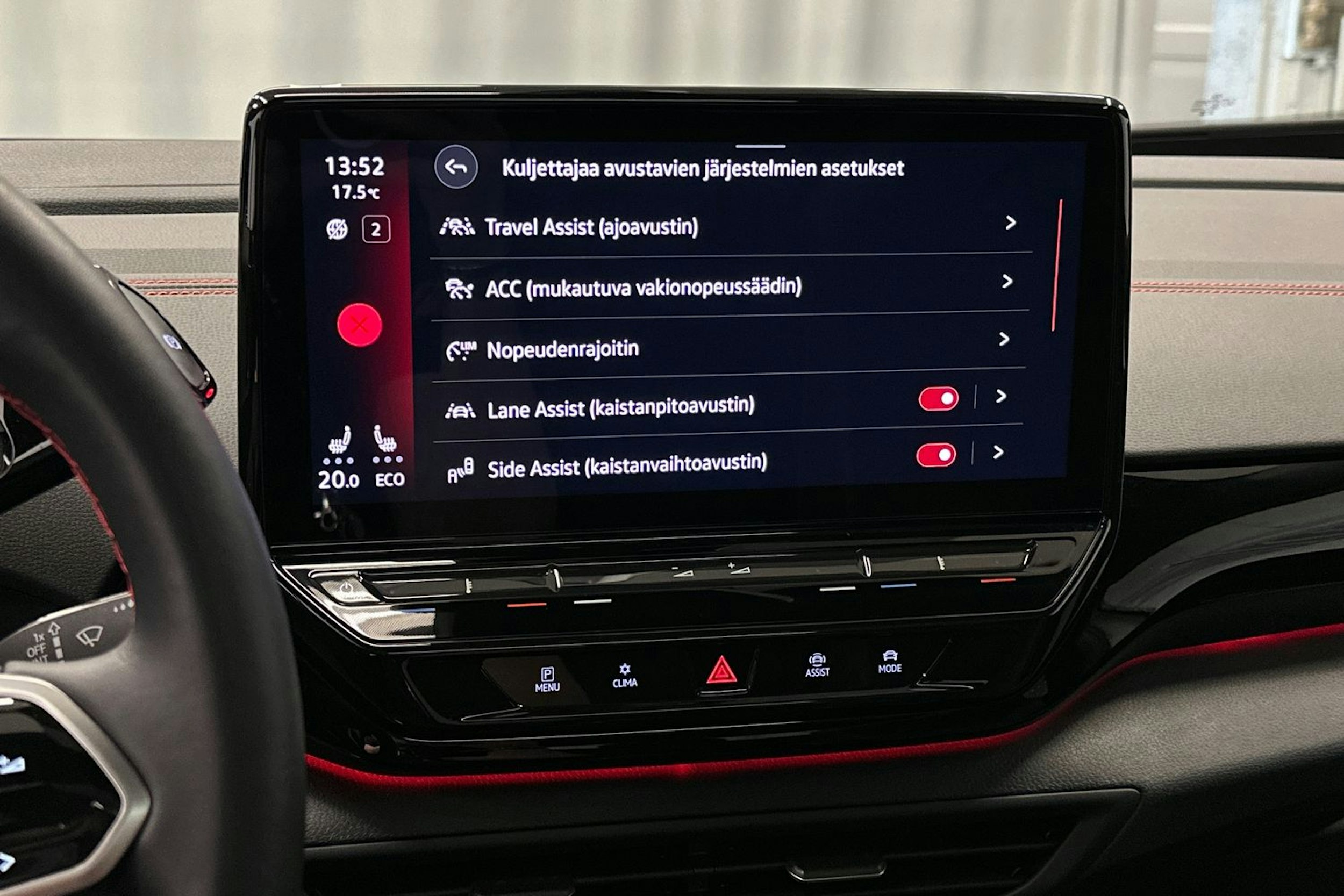 valkoinen Volkswagen ID.4 2024 kuva 30.