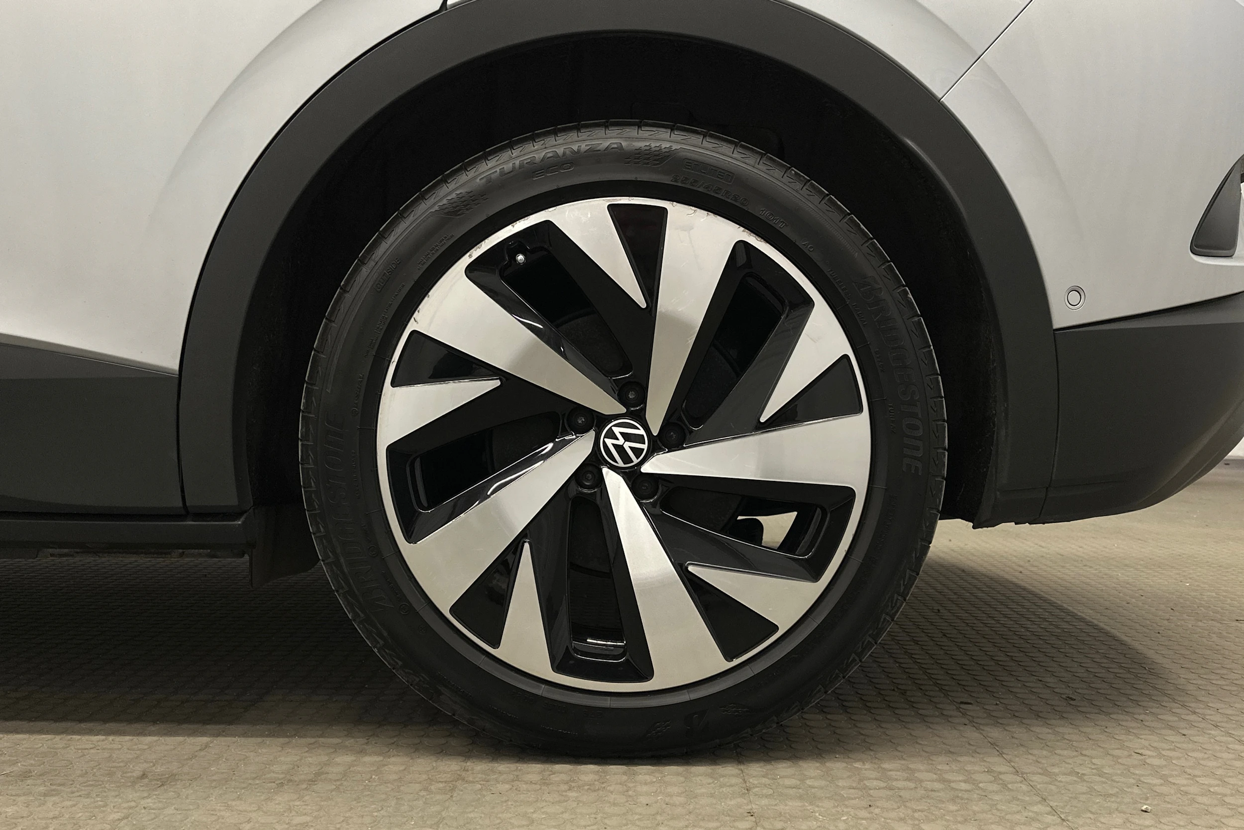 hopea Volkswagen ID.4 2023 kuva 13.